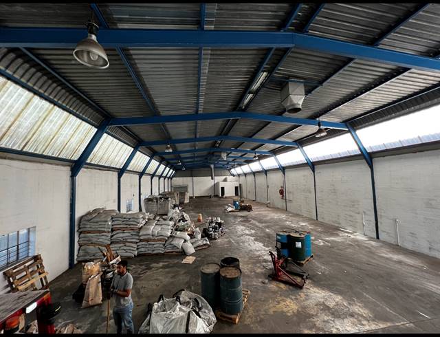 800M² WAREHOUSE TO LET IN PAROW INDUSTRIAL